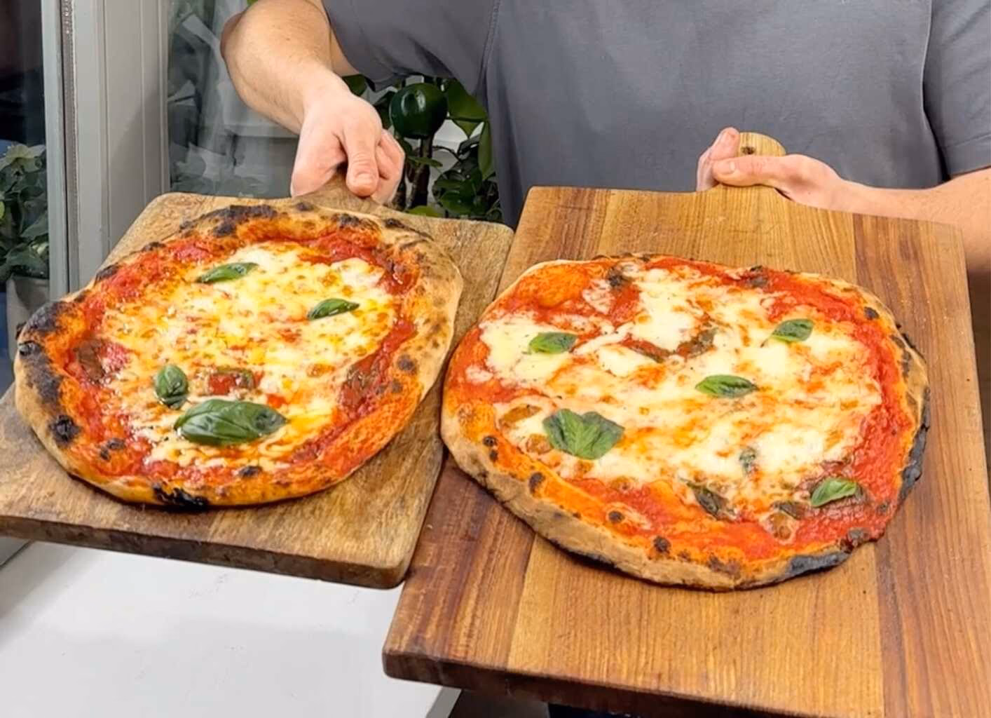 What is the difference between Roman pizza and Neapolitan pizza?