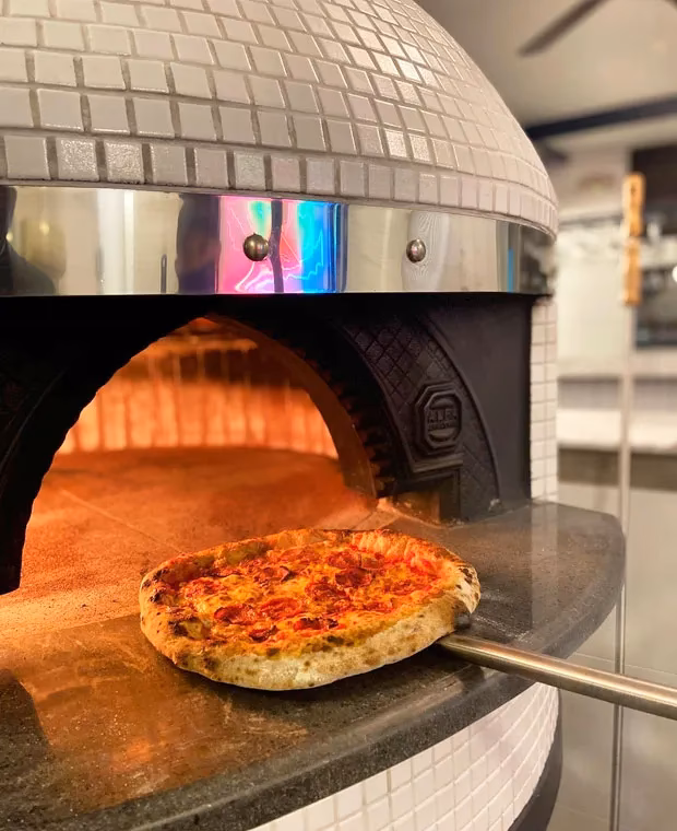 Does Napoli have a gas oven?
