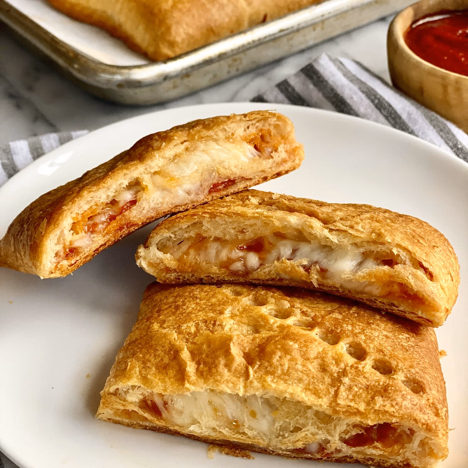 How do you make a pizza dough pocket?