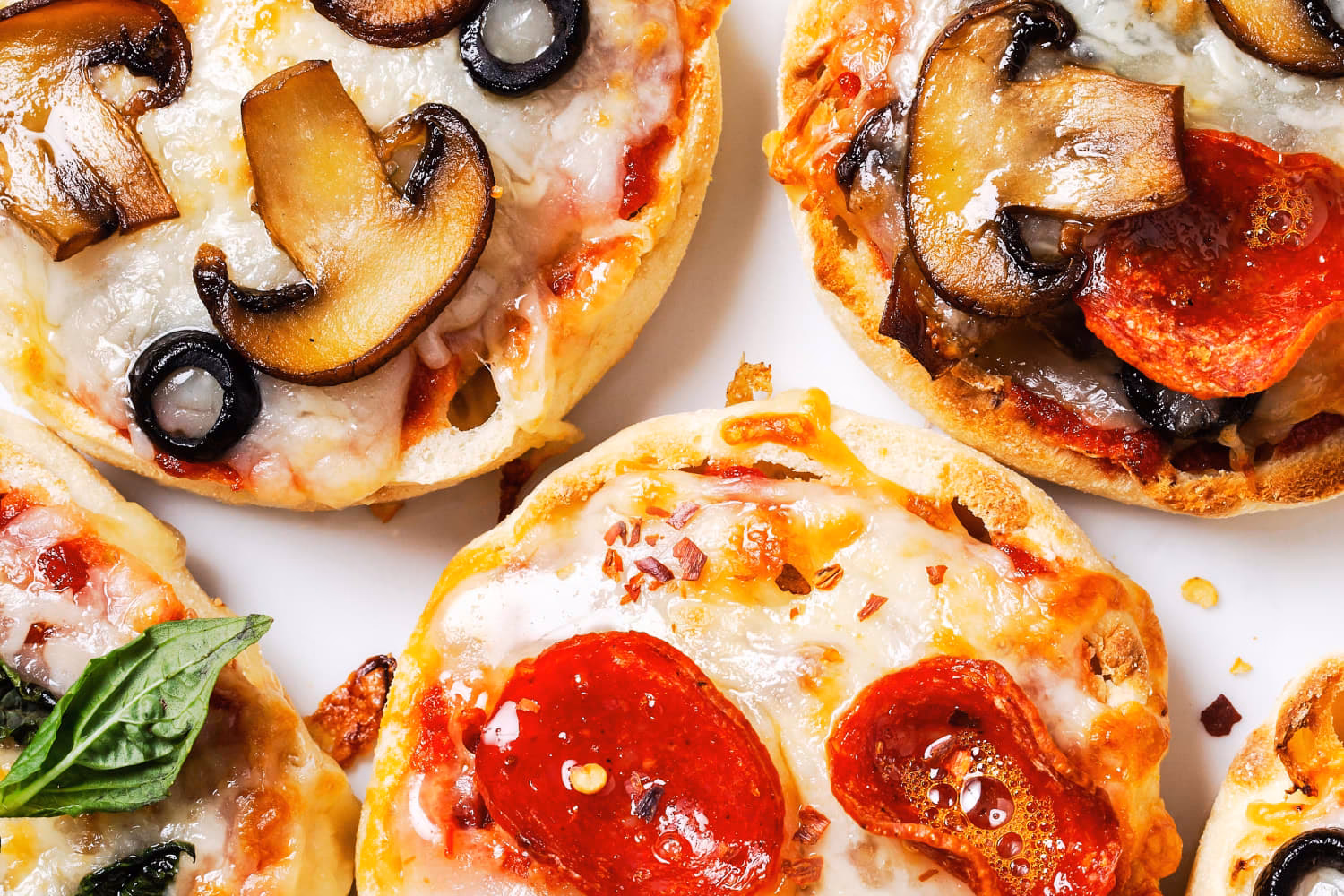 How pizza is cooked in a pizzeria?