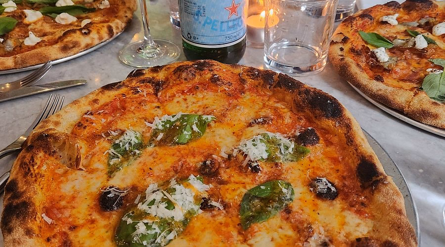 Where to eat pizza in London?