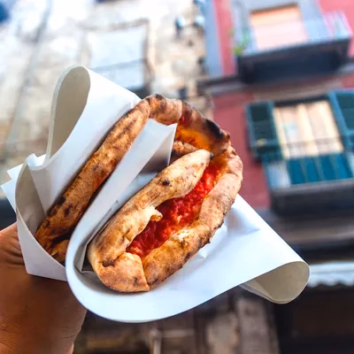 Can you eat pizza a Portafoglio in Naples?