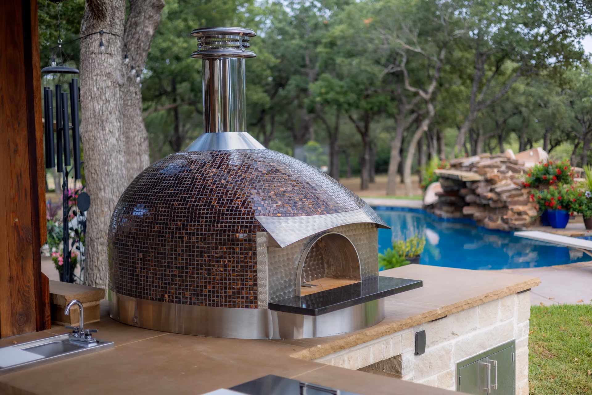 What is a revolve pizza oven?