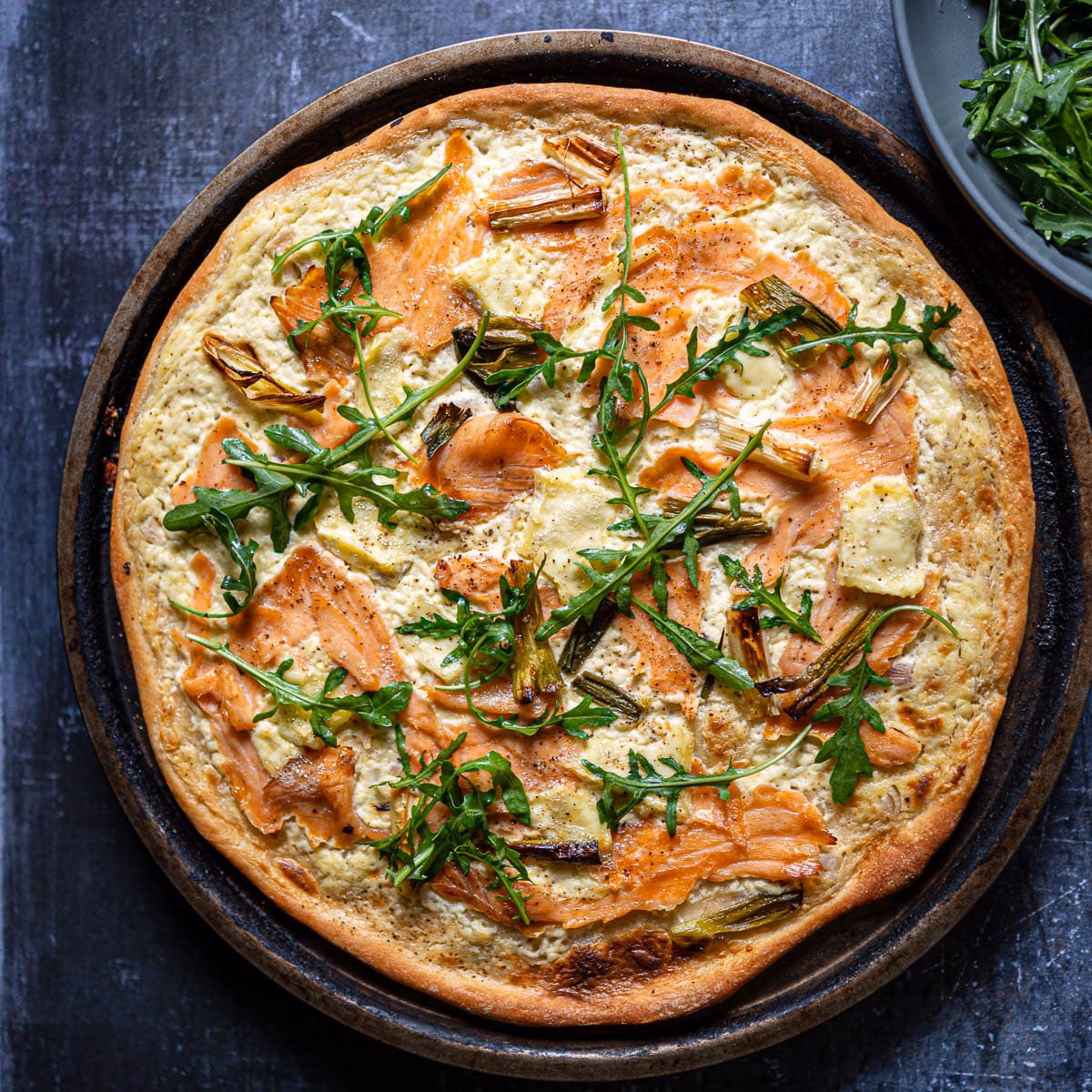 Can you make smoked salmon pizza without yeast?