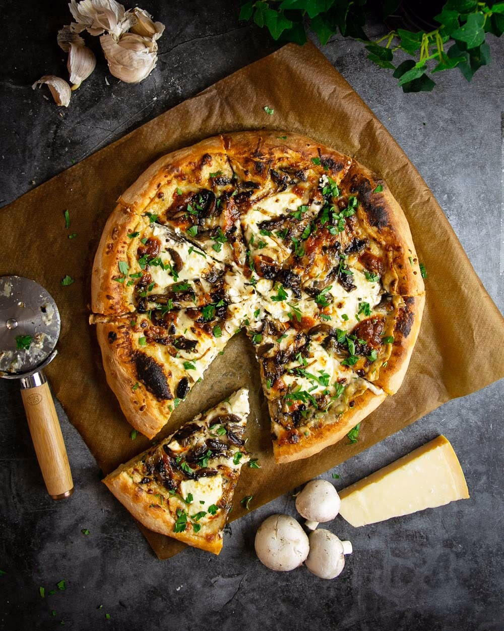 How do you make a mushroom pizza?