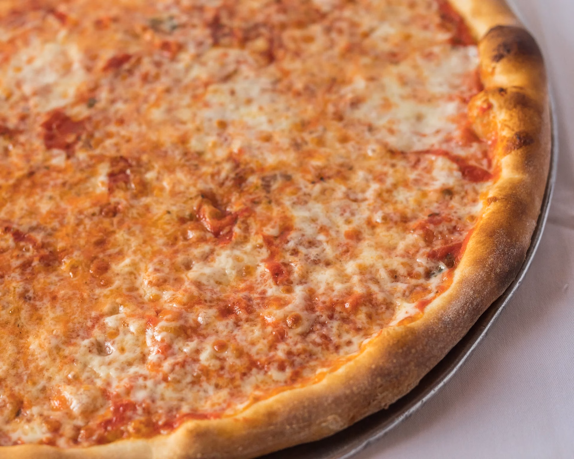 Does Umberto's have a Neapolitan pizza?