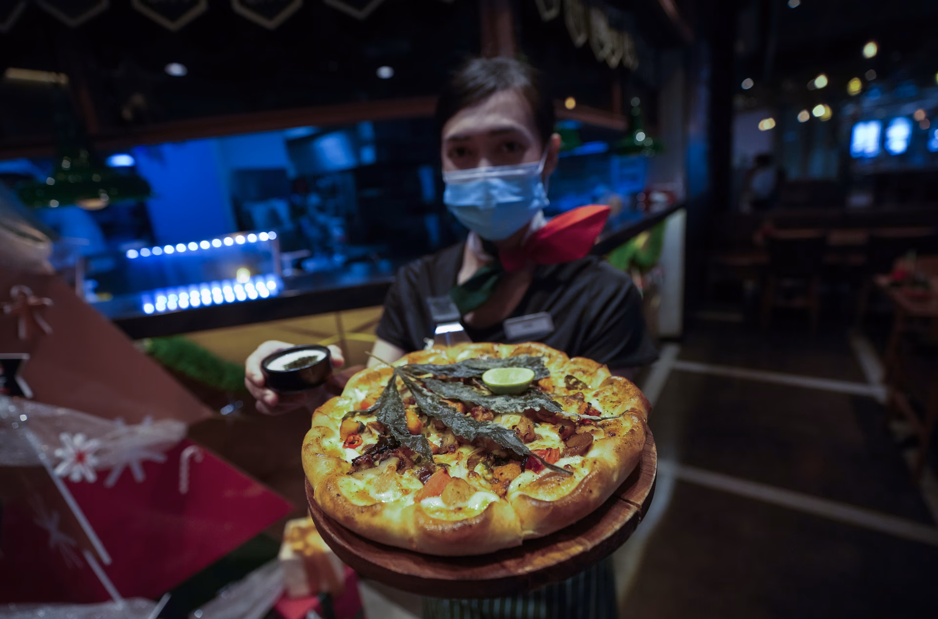 Does Phnom Penh have a 'happy' pizza craze?