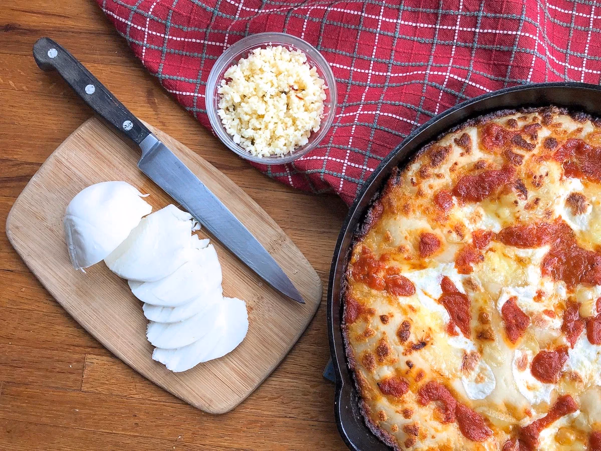 Is mozzarella a good cheese for pizza?