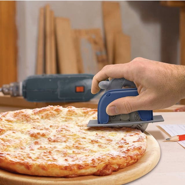What are the different types of pizza cutters?