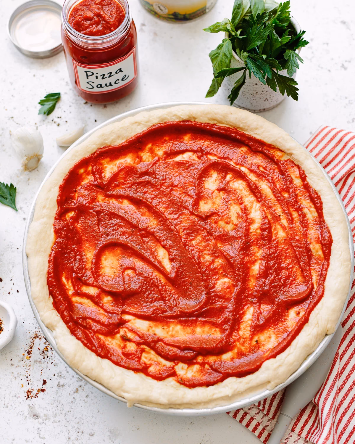 What sauces go well on pizza?