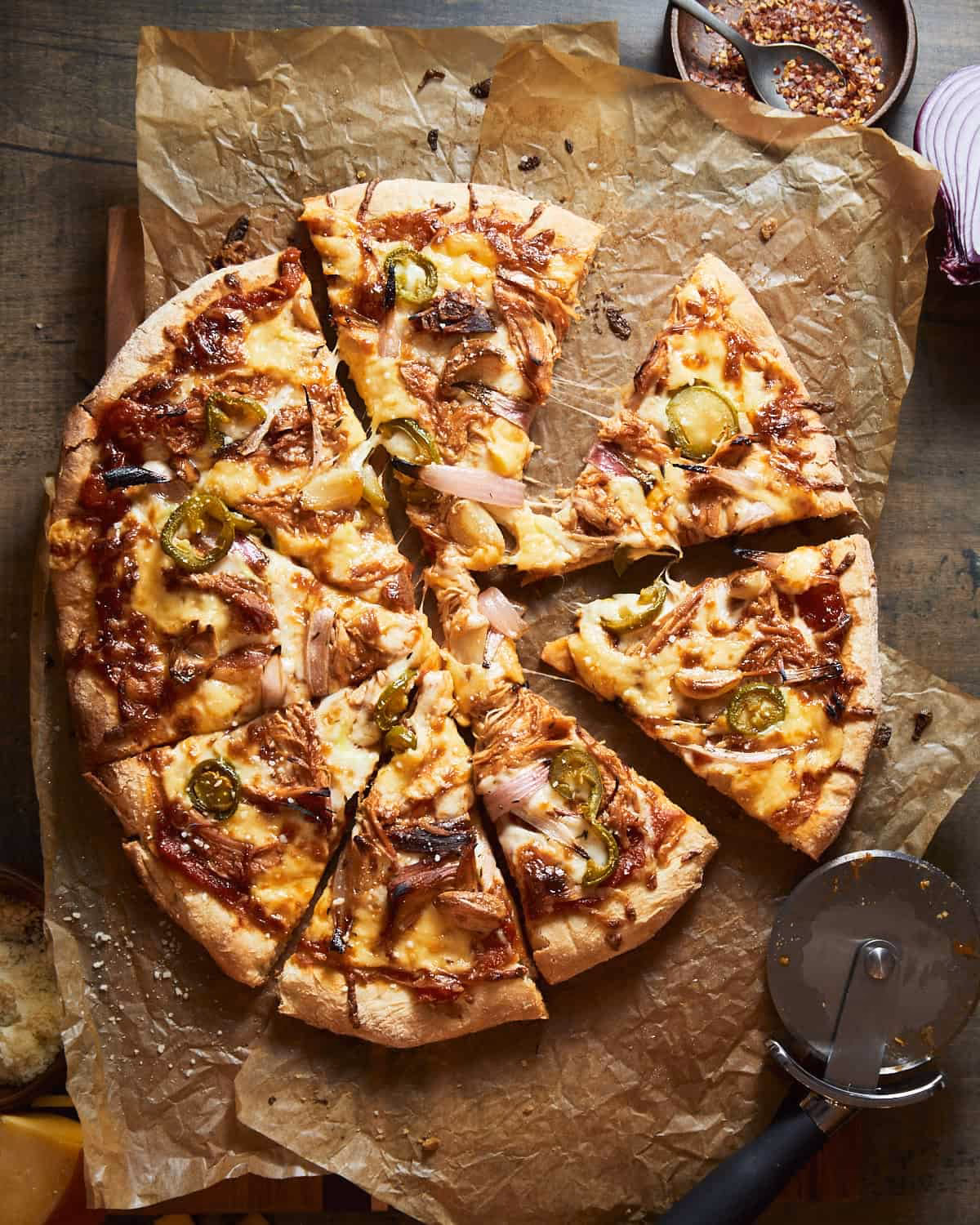 How do you cook a grilled chicken pizza?