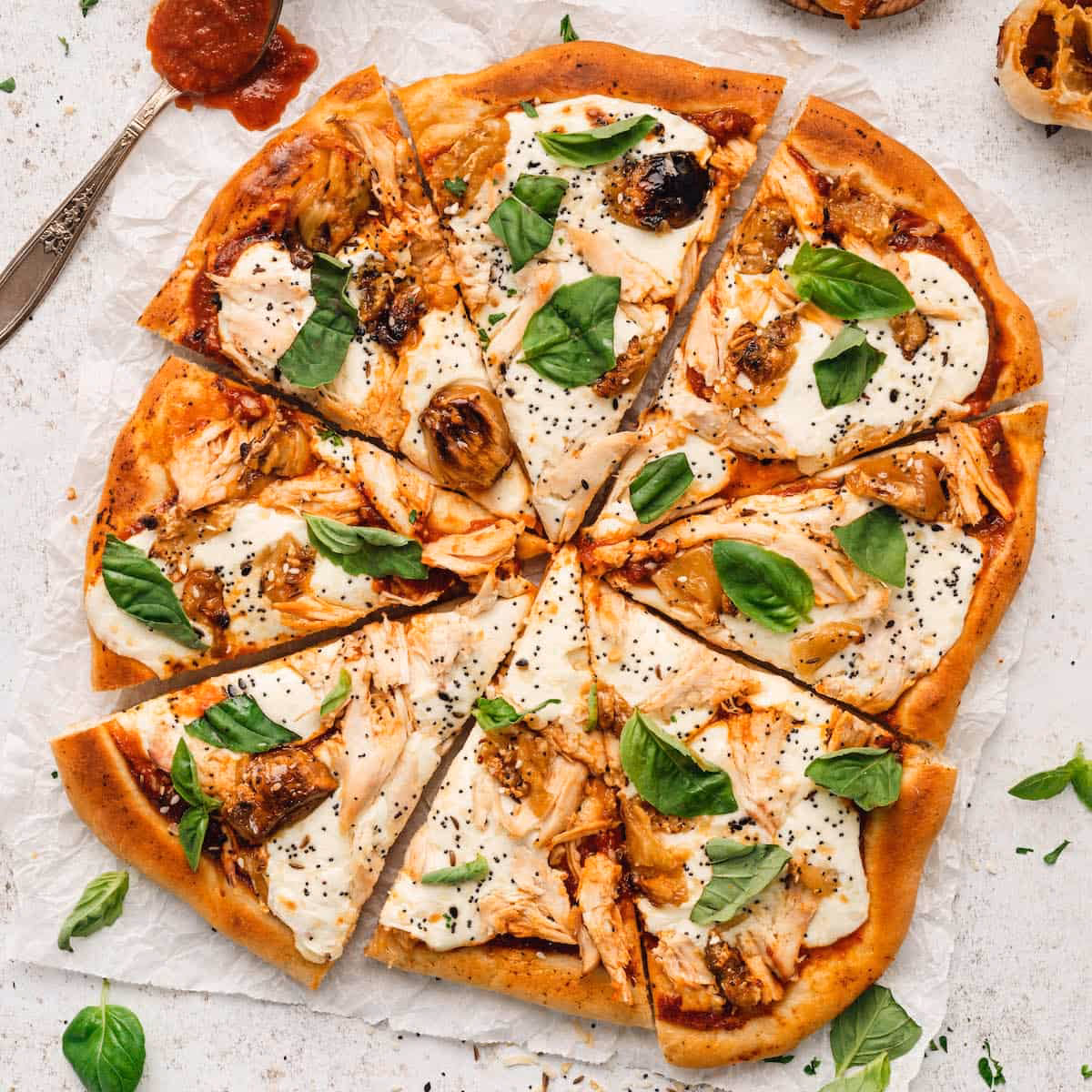 How do you cook a grilled chicken pizza?